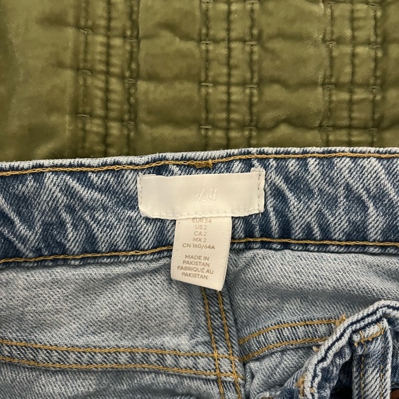 H&M Straight Leg Jeans - Size 2 - Picture 3 of 4